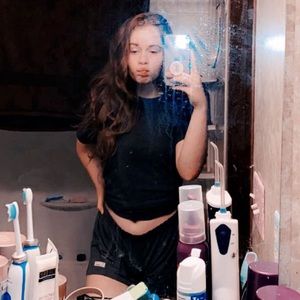 Meet your Posher, Hana